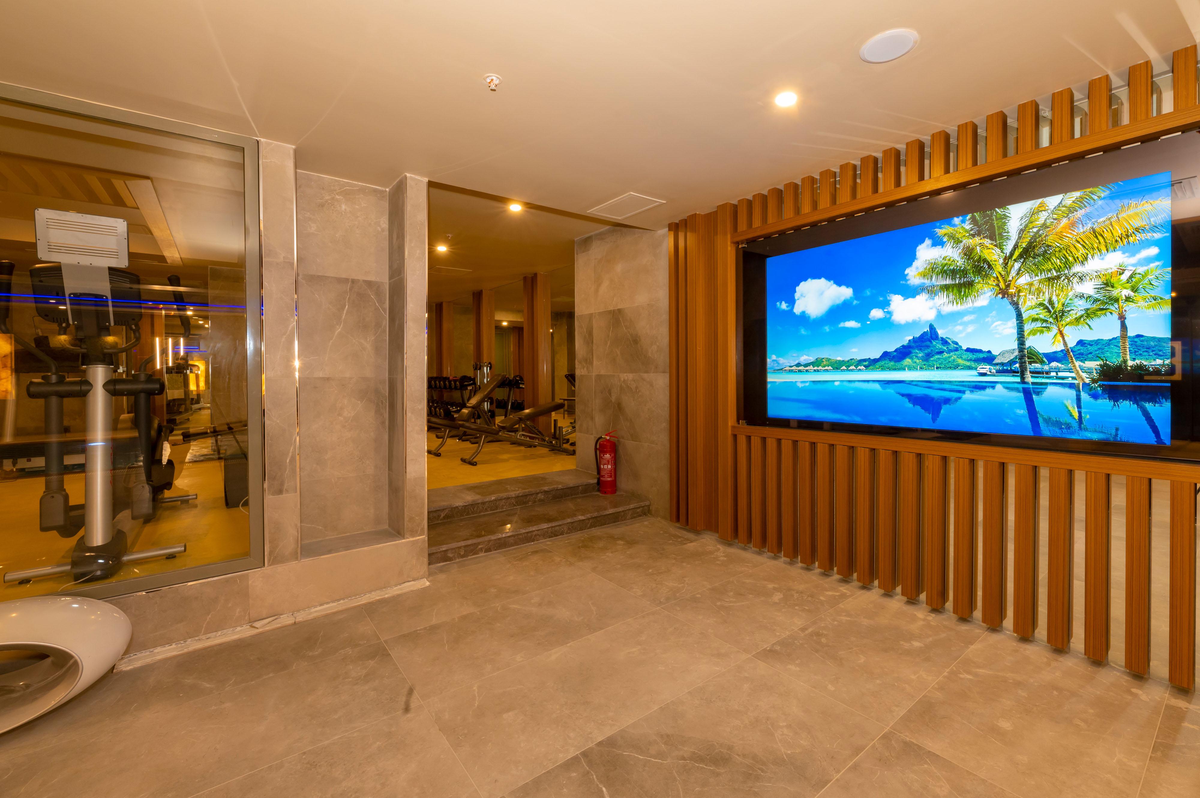 Ramada By Wyndham Istanbul Pera Taksim Hotel Exterior photo The Fitness Studio