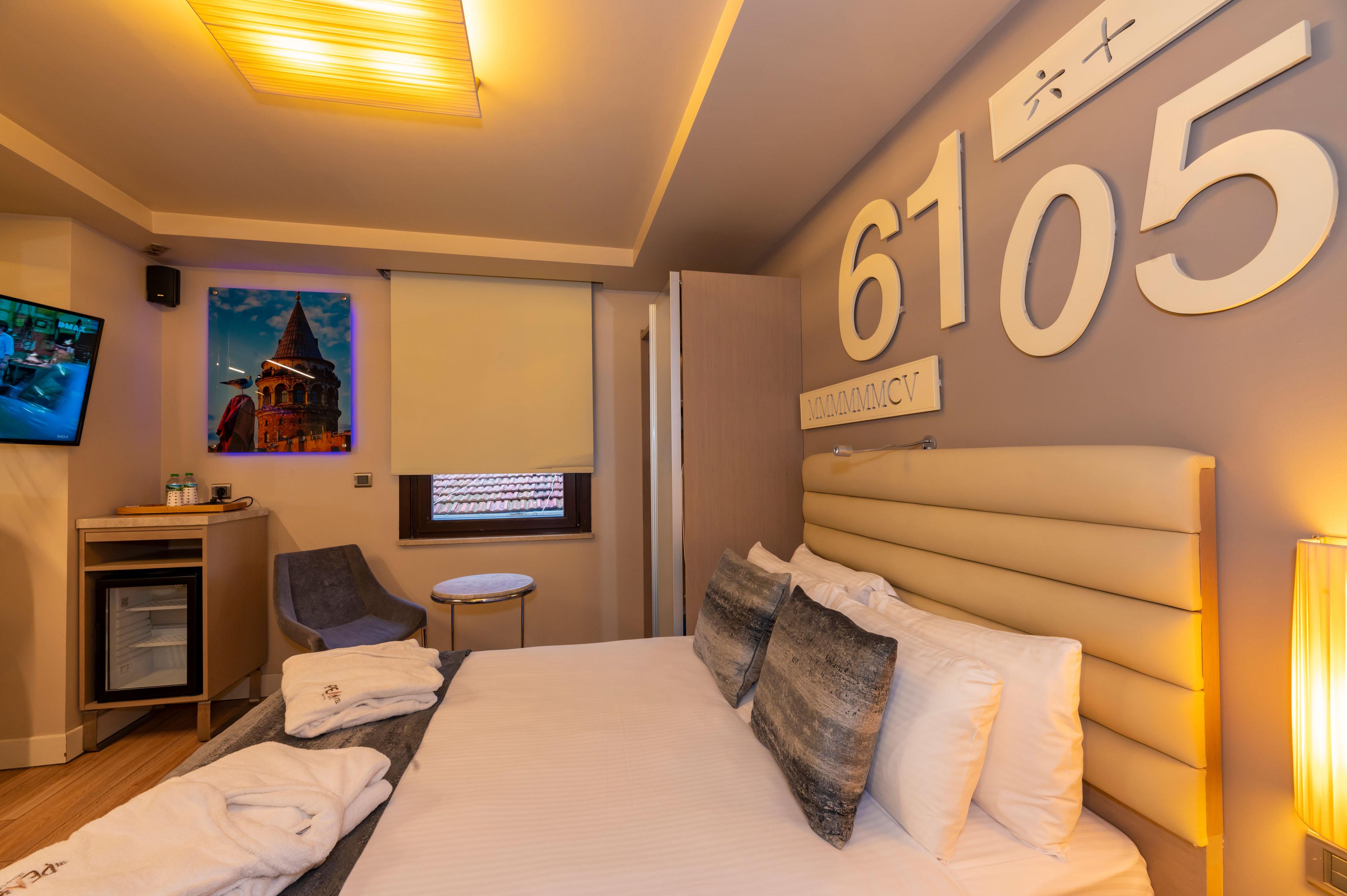 Ramada By Wyndham Istanbul Pera Taksim Hotel Exterior photo 6105
