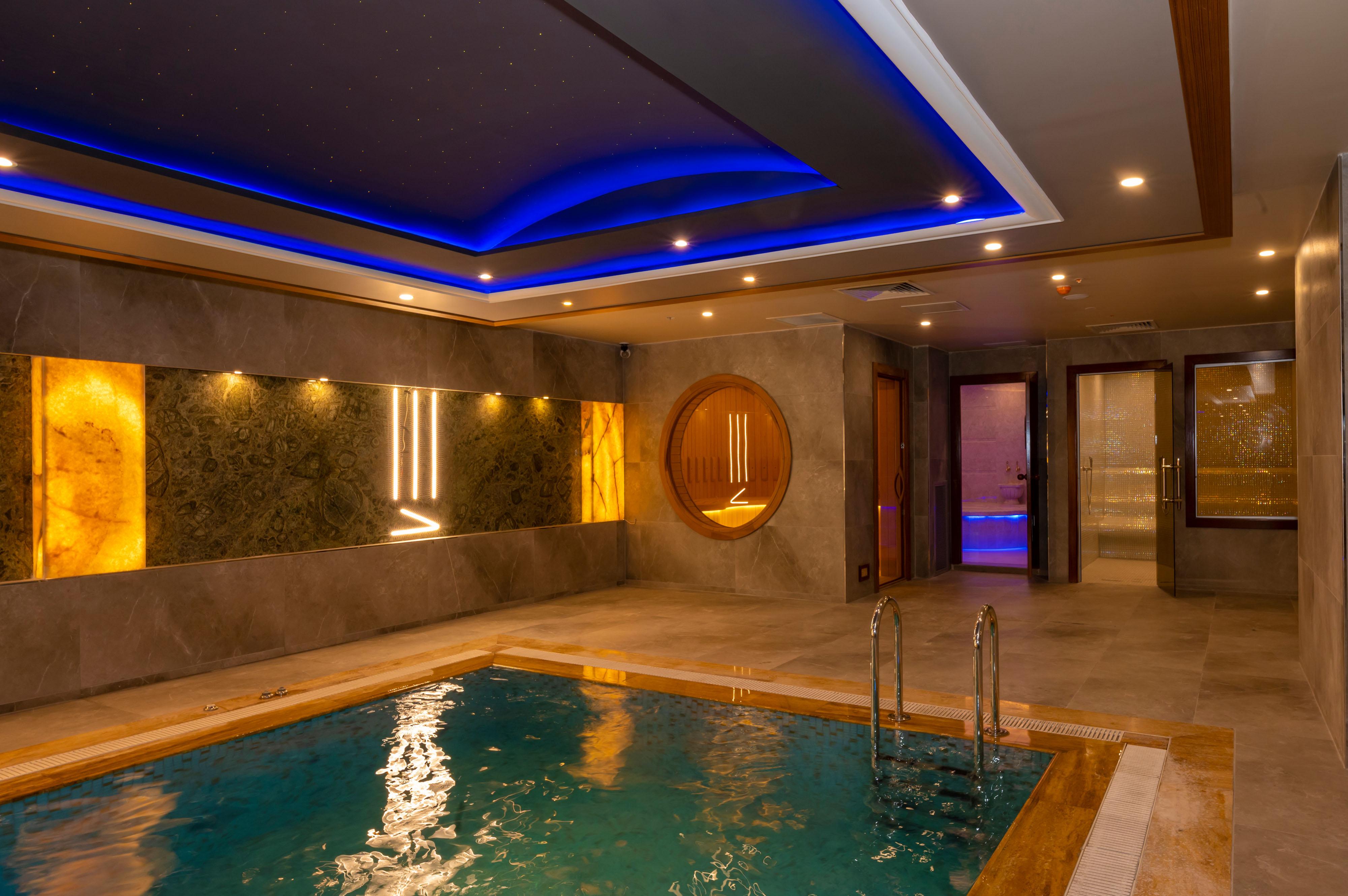 Ramada By Wyndham Istanbul Pera Taksim Hotel Exterior photo The spa at the hotel