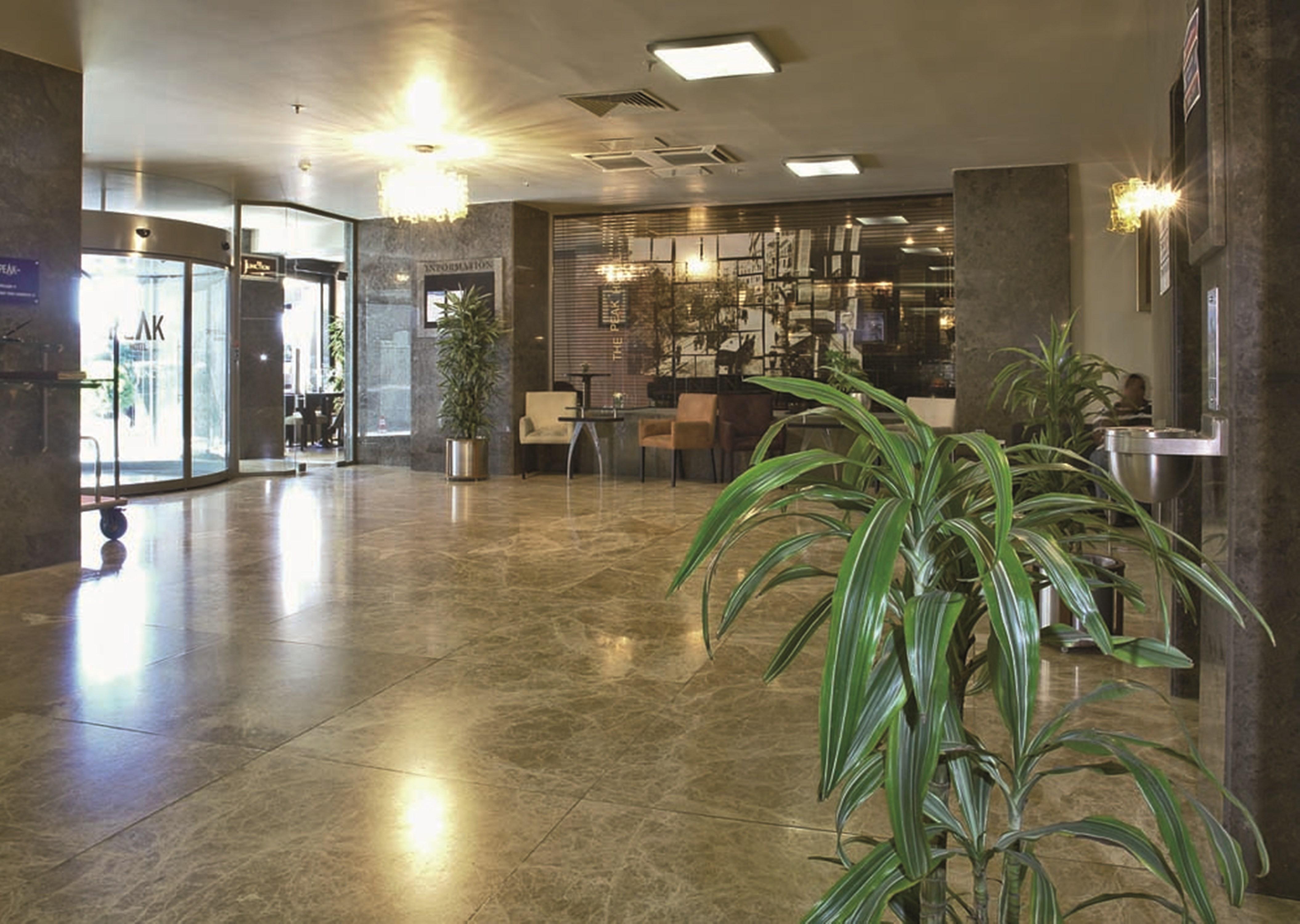 Ramada By Wyndham Istanbul Pera Taksim Hotel Exterior photo The hotel lobby