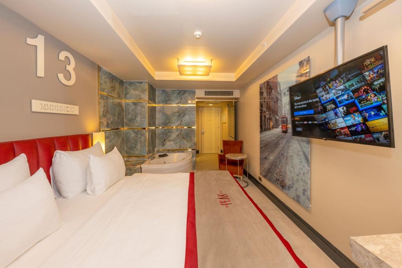 Ramada By Wyndham Istanbul Pera Taksim Hotel Exterior photo A room at the hotel