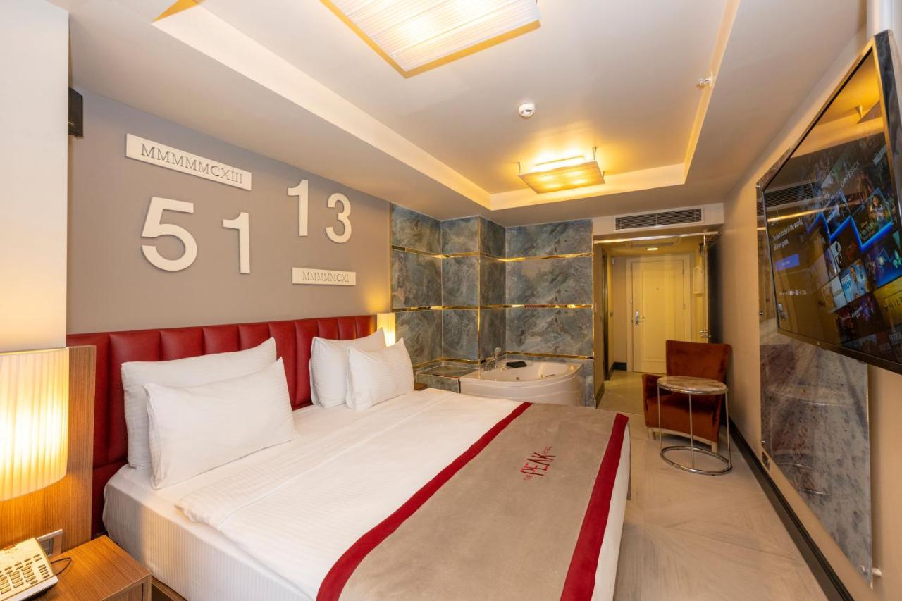 Ramada By Wyndham Istanbul Pera Taksim Hotel Exterior photo A room at the hotel