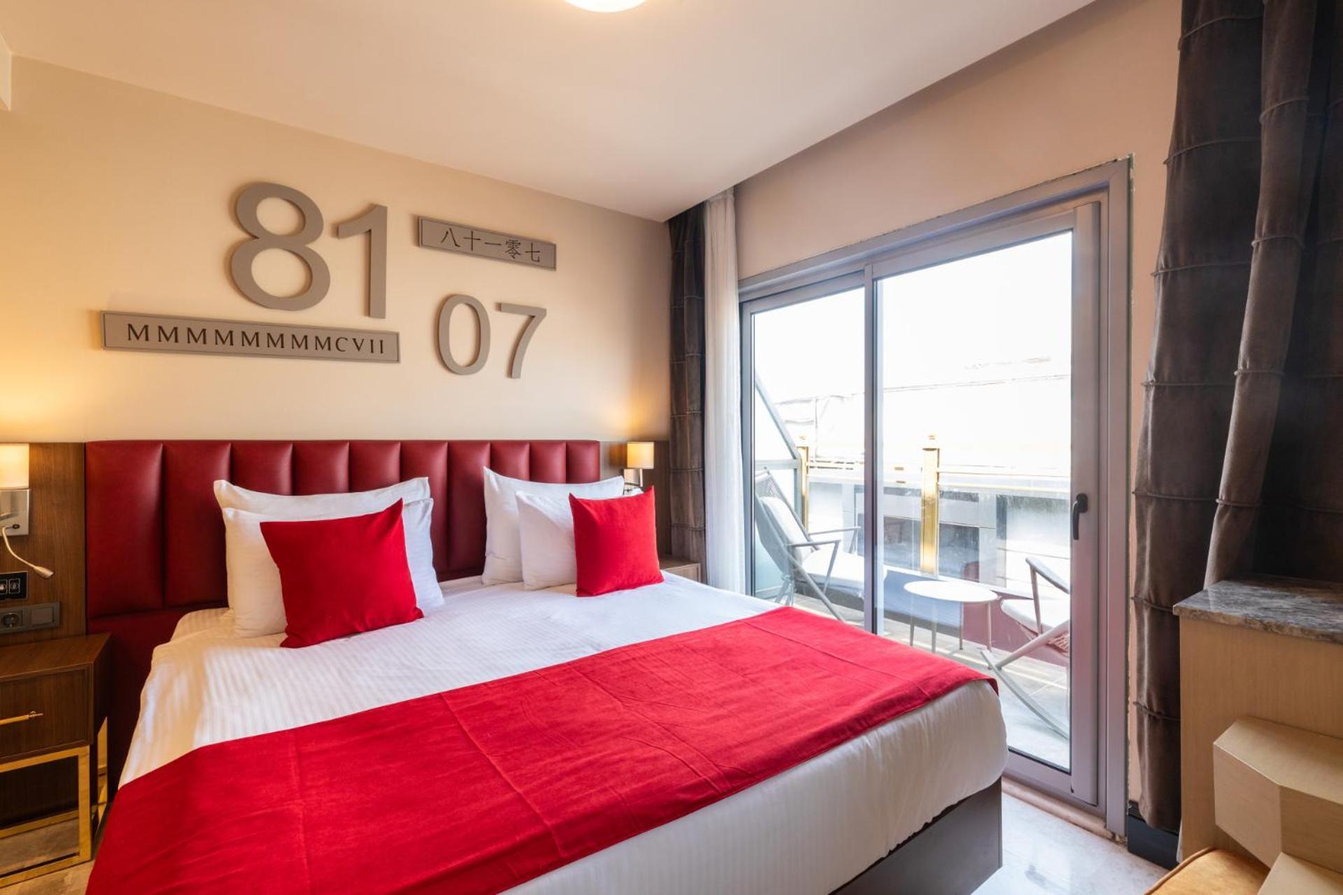 Ramada By Wyndham Istanbul Pera Taksim Hotel Exterior photo